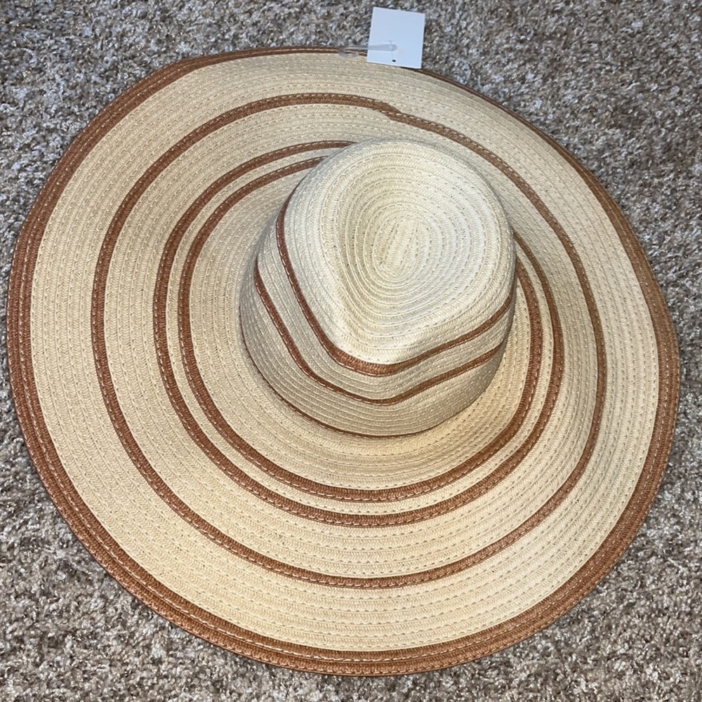 Floppy straw sun hat